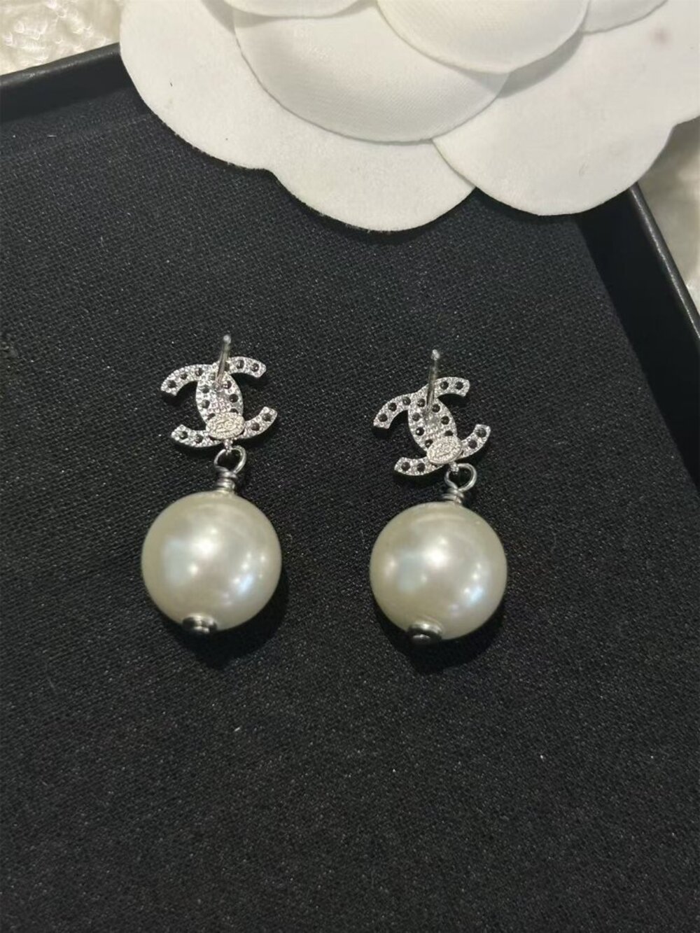 Chanel earrings - Picture 4 of 4